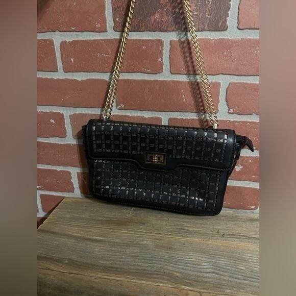 Melie Bianco Black Leather Shoulder/Crossbody Bag with Gold Chain Strap - Picture 8 of 8